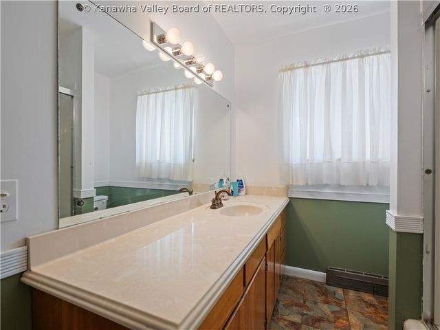 998 W Pea Ridge Road, Huntington, WV 25705