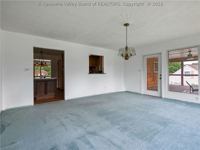 998 W Pea Ridge Road, Huntington, WV 25705