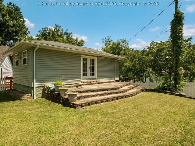998 W Pea Ridge Road, Huntington, WV 25705