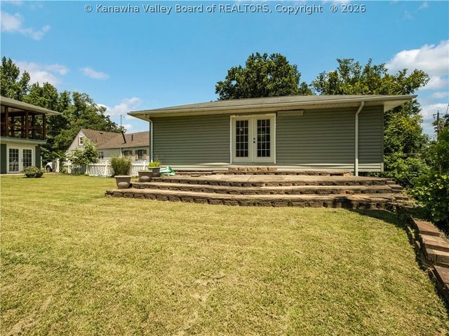 998 W Pea Ridge Road, Huntington, WV 25705