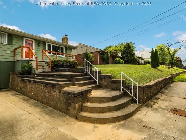998 W Pea Ridge Road, Huntington, WV 25705
