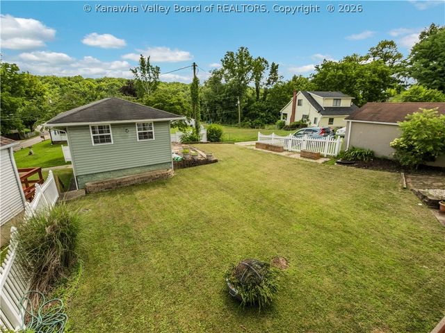 998 W Pea Ridge Road, Huntington, WV 25705