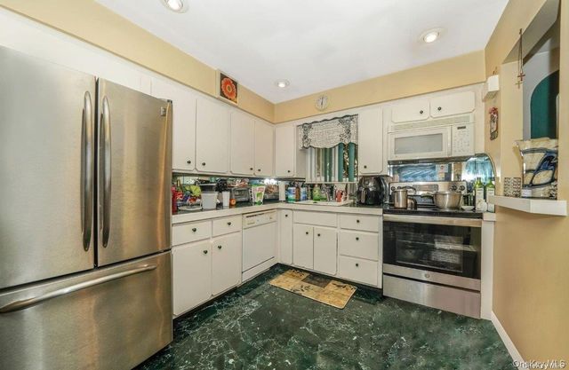 1471 Rosser Avenue, Elmont, NY 11003