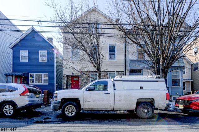 23 Hawkins St, Newark City, NJ 07105