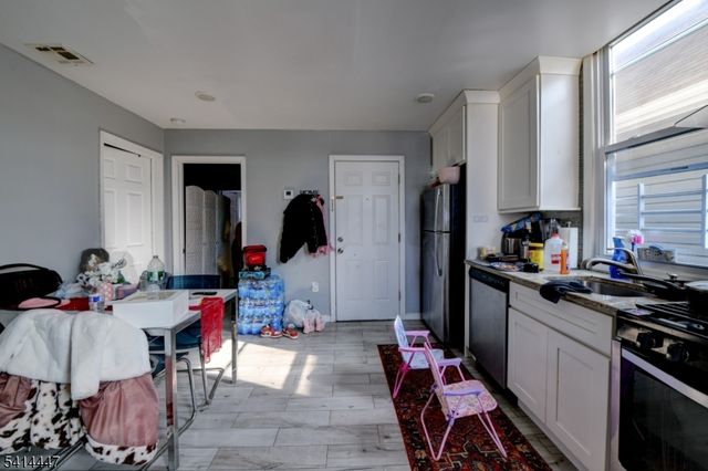 23 Hawkins St, Newark City, NJ 07105