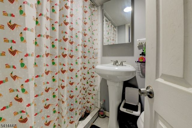 23 Hawkins St, Newark City, NJ 07105