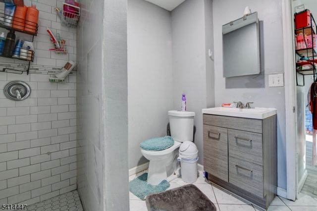 23 Hawkins St, Newark City, NJ 07105