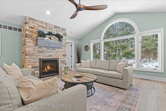 6321 Timber View Drive, East Lansing, MI 48823