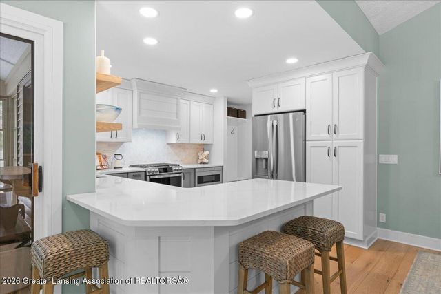 6321 Timber View Drive, East Lansing, MI 48823