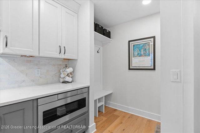 6321 Timber View Drive, East Lansing, MI 48823