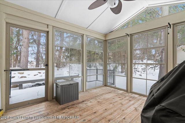 6321 Timber View Drive, East Lansing, MI 48823