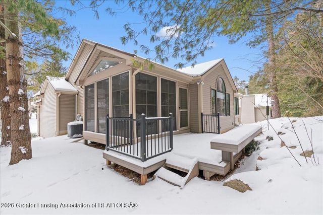 6321 Timber View Drive, East Lansing, MI 48823