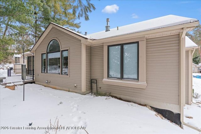 6321 Timber View Drive, East Lansing, MI 48823