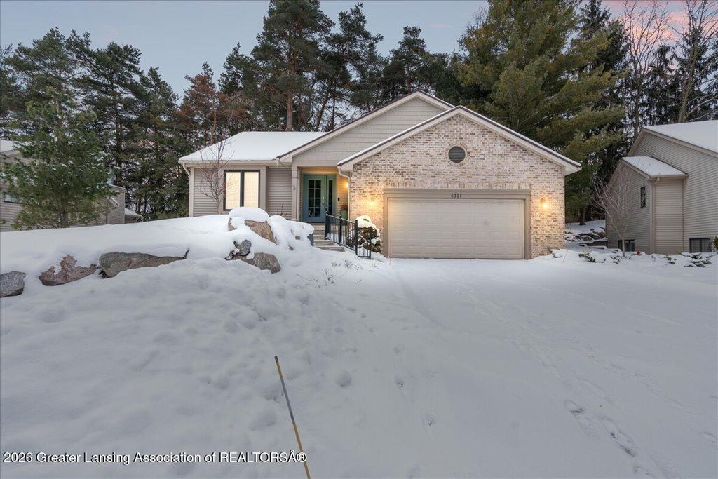 6321 Timber View Drive, East Lansing, MI 48823