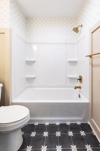 1055 S New Avenue, Springfield, MO 65807