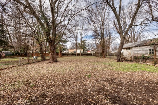 1055 S New Avenue, Springfield, MO 65807