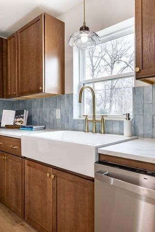 1055 S New Avenue, Springfield, MO 65807