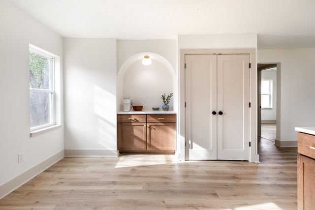 1055 S New Avenue, Springfield, MO 65807