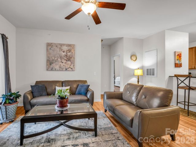 91 Brickton Village Circle 301, Fletcher, NC 28732