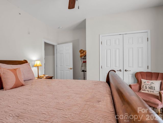 91 Brickton Village Circle 301, Fletcher, NC 28732