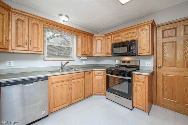 6860 Beridge Street, Louisville, OH 44641