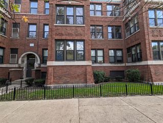 2323 N Kedzie Boulevard 2, Chicago, IL 60647