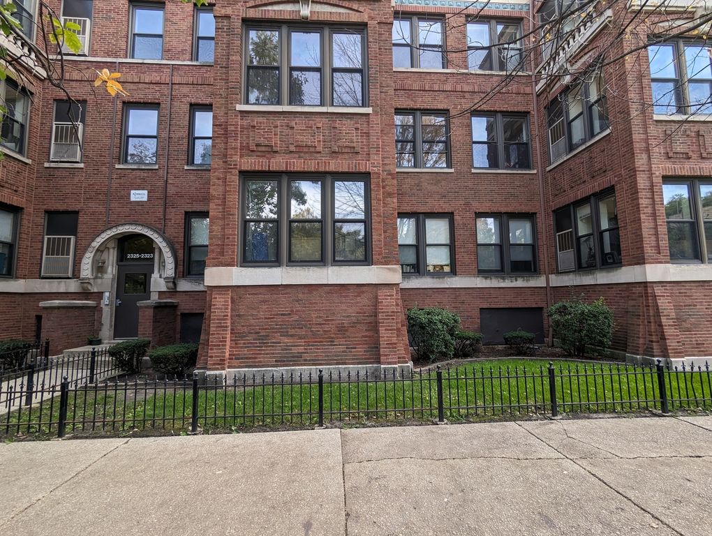 2323 N Kedzie Boulevard 2, Chicago, IL 60647