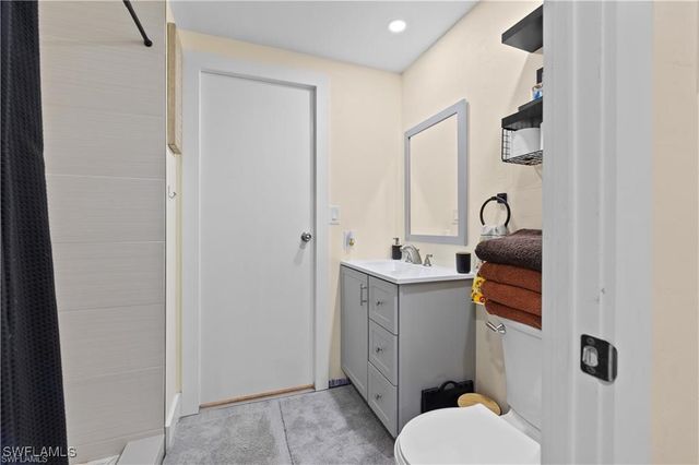 23 Derhenson DR, Naples, FL 34114