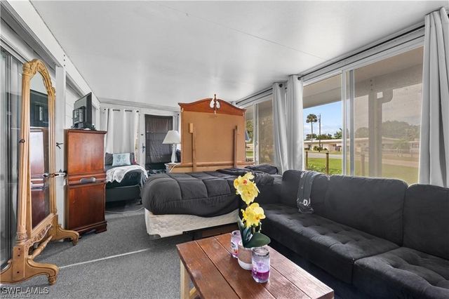 23 Derhenson DR, Naples, FL 34114