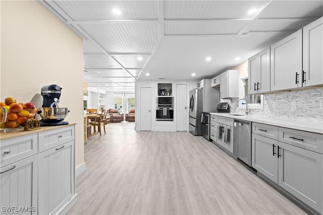 23 Derhenson DR, Naples, FL 34114