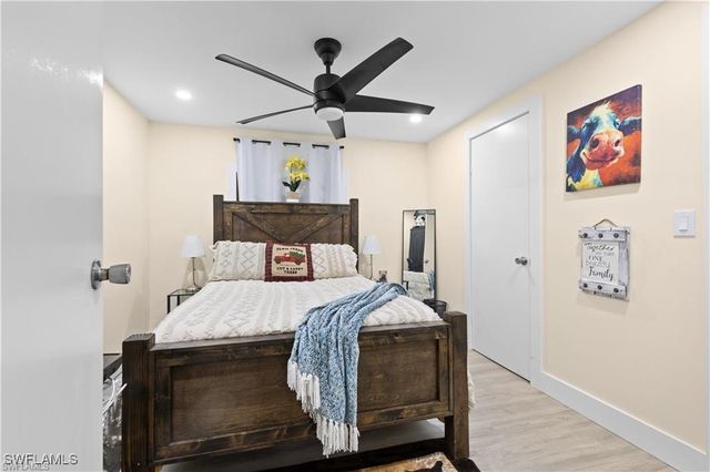 23 Derhenson DR, Naples, FL 34114