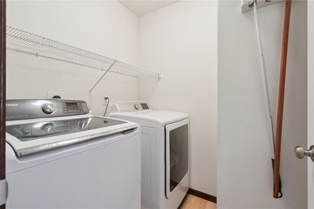 45 Woodstone Lane SW, Cedar Rapids, IA 52404