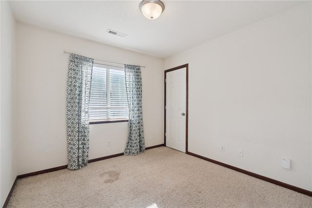 45 Woodstone Lane SW, Cedar Rapids, IA 52404