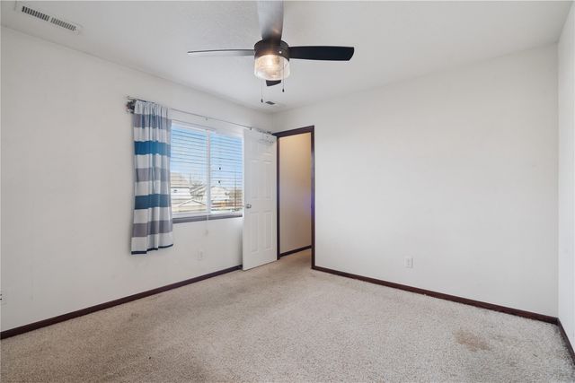 45 Woodstone Lane SW, Cedar Rapids, IA 52404