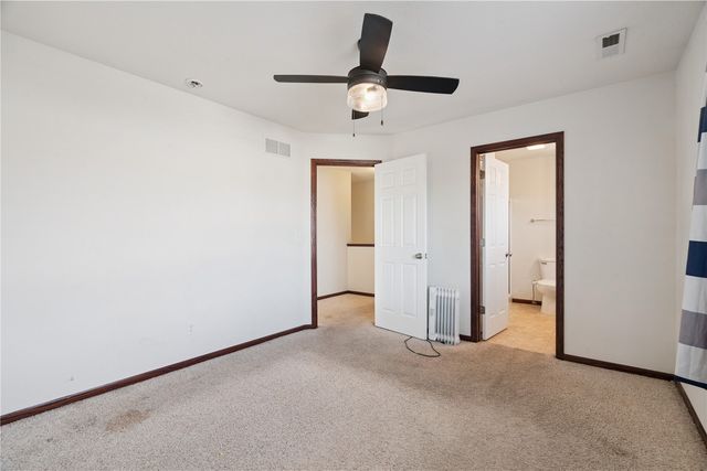 45 Woodstone Lane SW, Cedar Rapids, IA 52404