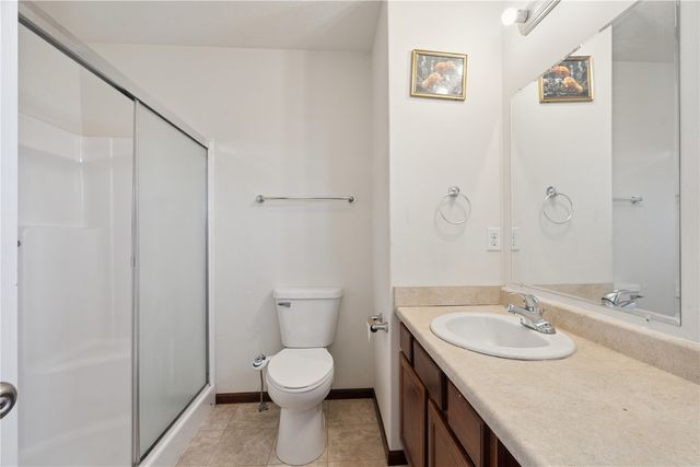 45 Woodstone Lane SW, Cedar Rapids, IA 52404