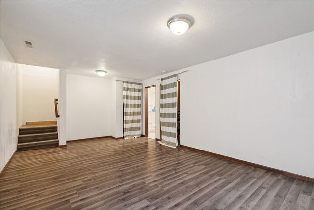 45 Woodstone Lane SW, Cedar Rapids, IA 52404