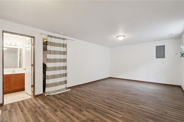 45 Woodstone Lane SW, Cedar Rapids, IA 52404