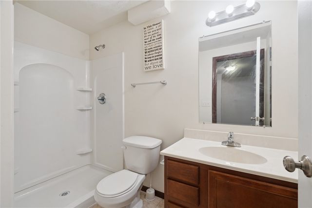 45 Woodstone Lane SW, Cedar Rapids, IA 52404