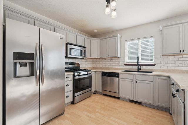 45 Woodstone Lane SW, Cedar Rapids, IA 52404