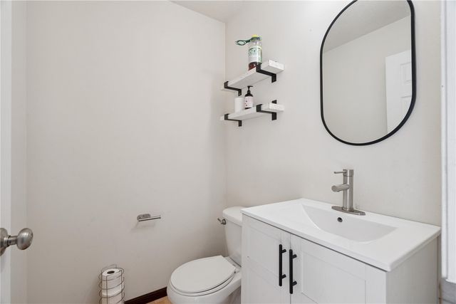 45 Woodstone Lane SW, Cedar Rapids, IA 52404