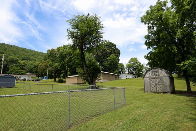 411 Hotwater Road, Soddy Daisy, TN 37379