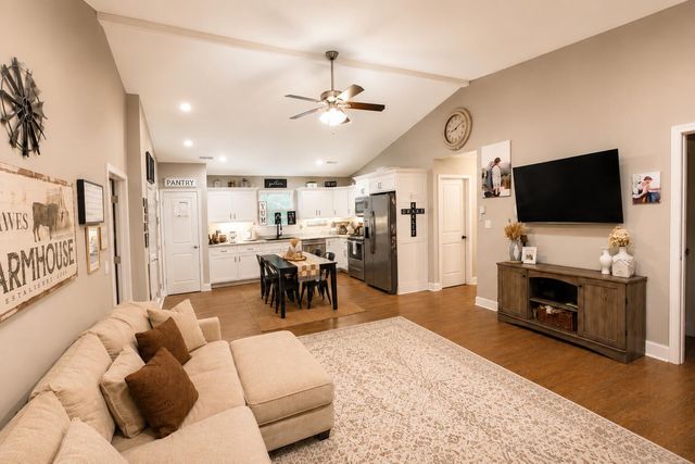 411 Hotwater Road, Soddy Daisy, TN 37379