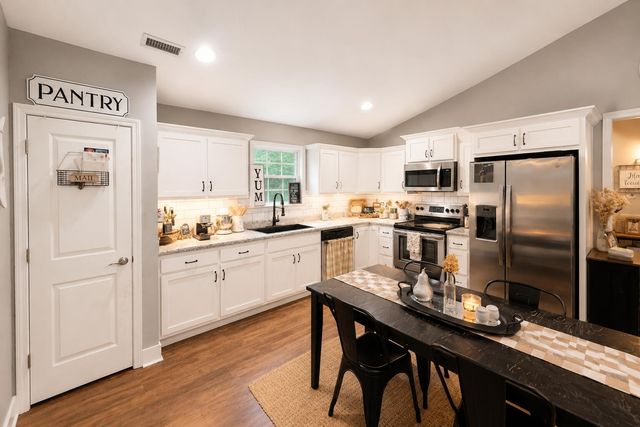 411 Hotwater Road, Soddy Daisy, TN 37379