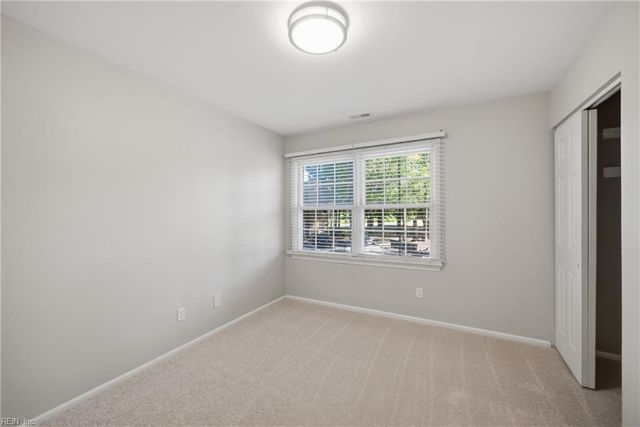 967 Saint Andrews Reach Apt D, Chesapeake, VA 23320