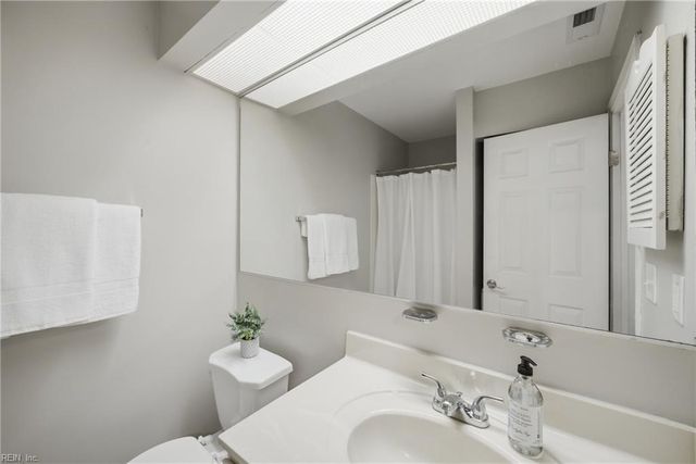 967 Saint Andrews Reach Apt D, Chesapeake, VA 23320