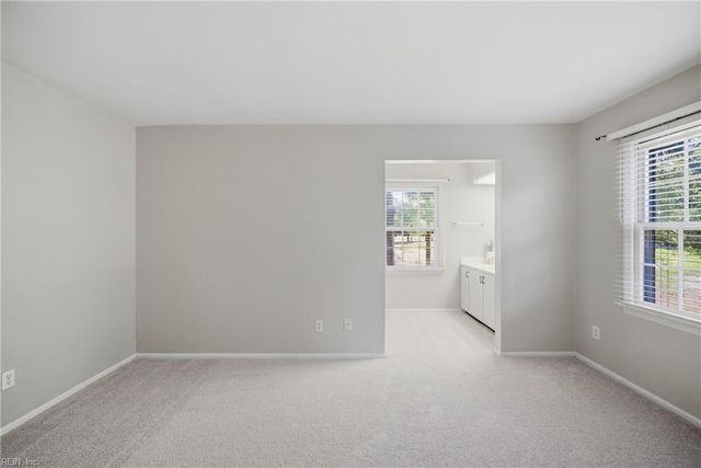 967 Saint Andrews Reach Apt D, Chesapeake, VA 23320