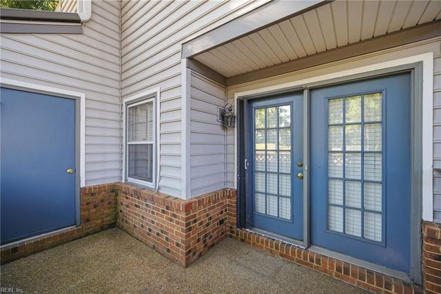 967 Saint Andrews Reach Apt D, Chesapeake, VA 23320
