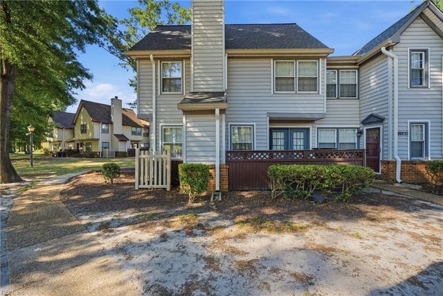 967 Saint Andrews Reach Apt D, Chesapeake, VA 23320