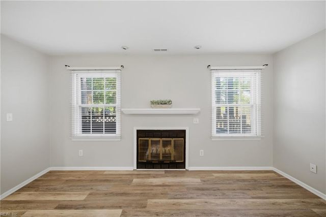 967 Saint Andrews Reach Apt D, Chesapeake, VA 23320